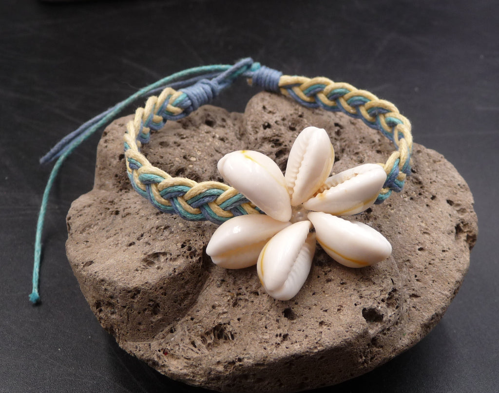 Bracelet fleur coquillages cauris de Tahiti