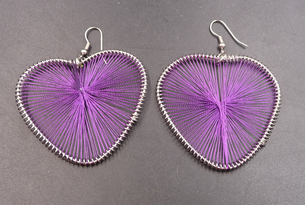 Boucles d'oreilles coeur en fil mauve artisanat du Maroc