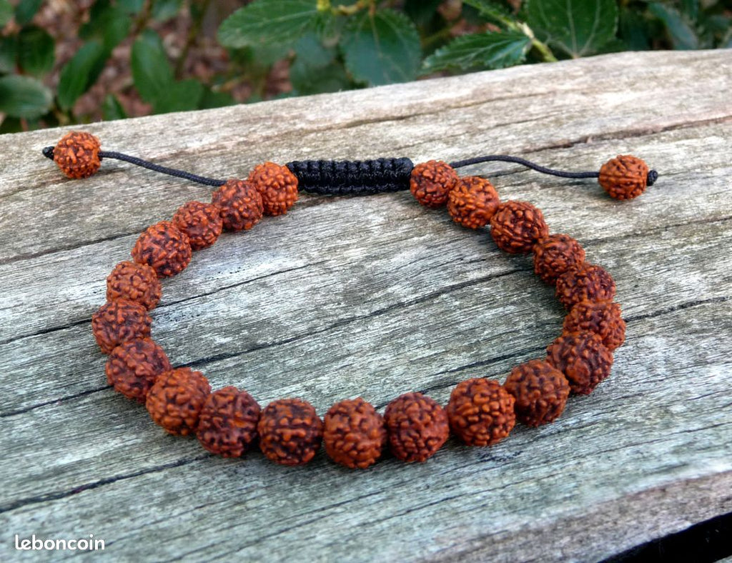 Véritable bracelet Mala en graines de Rudraksha du Népal