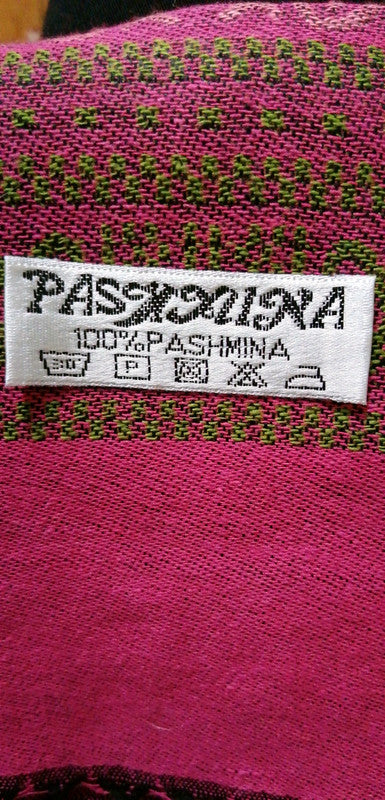 Etole en 100 % pashmina, motif éléphants artisanat Inde