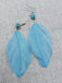 Boucles d'oreilles Amérindiennes plume bleu ciel - Crochets en argent 925