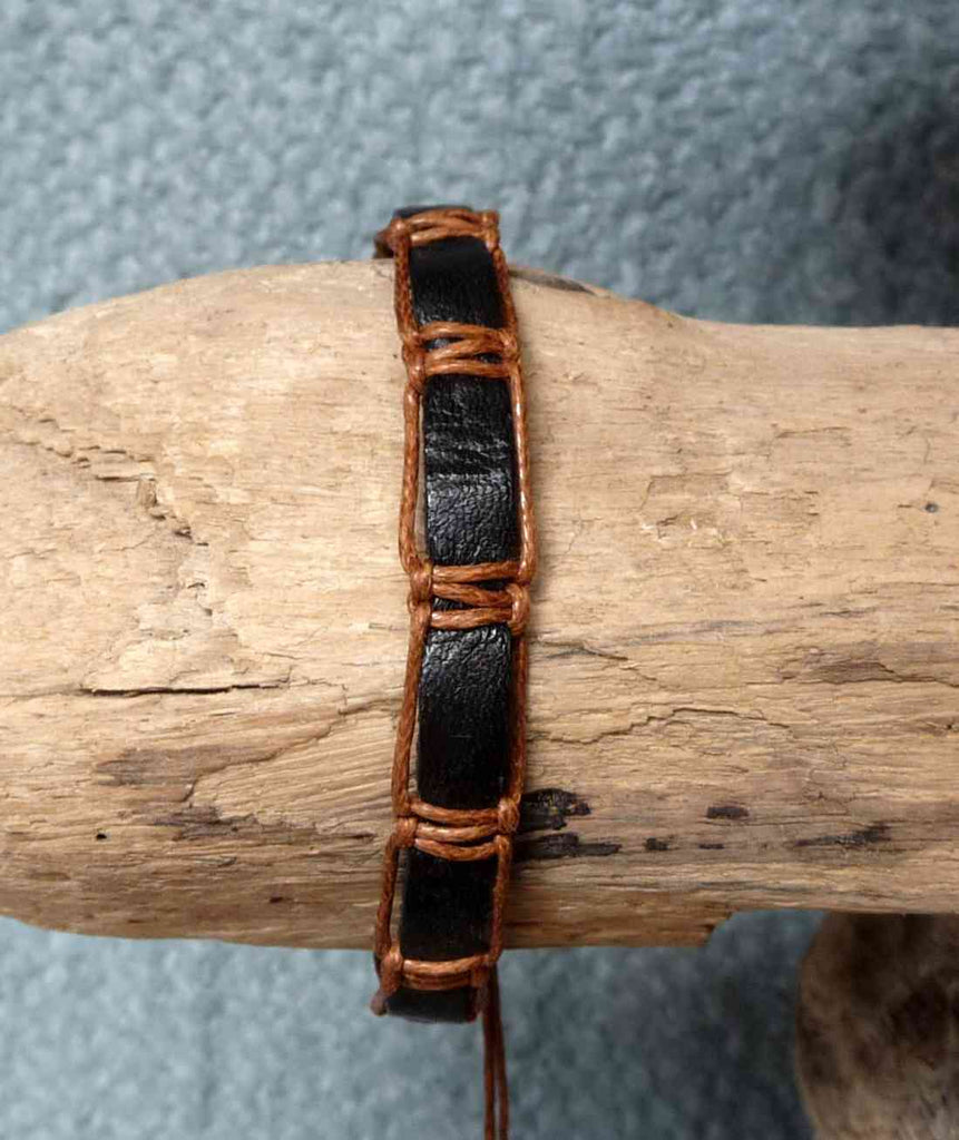 Bracelet réglable pour homme ou ado en cuir noir