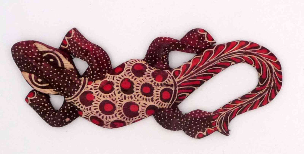 Gecko margouillat salamandre lézard en bois et batik art Java Bordeaux