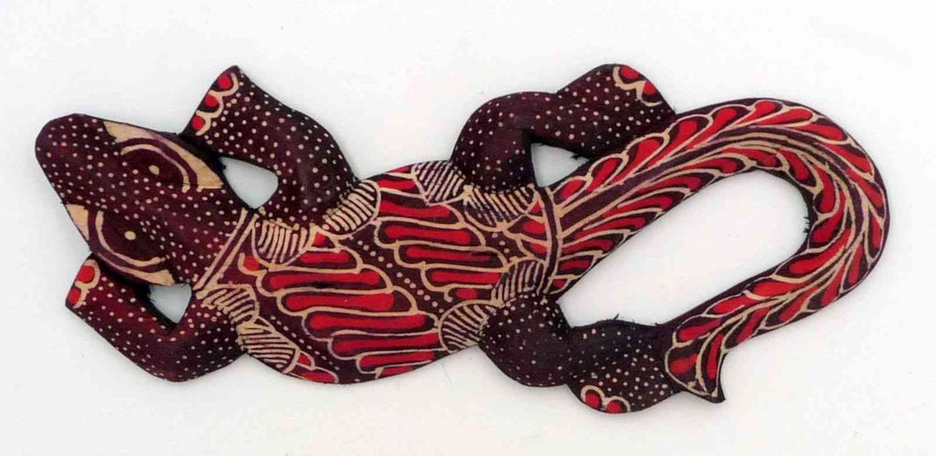 Gecko margouillat salamandre lézard en bois et batik art Java Bordeaux