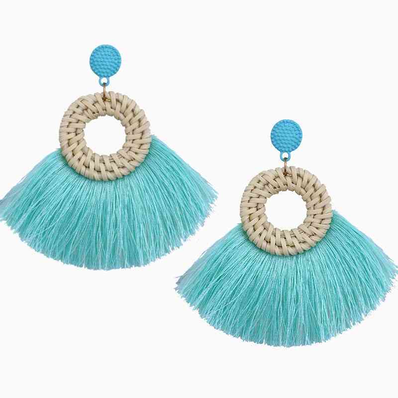 Boucles d'oreilles tissées en rotin à pompons rouges femme bohême