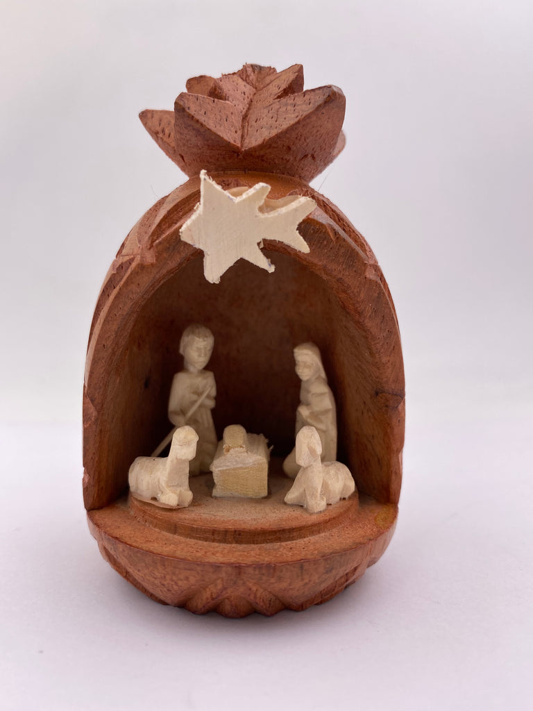 Crèche de Noël 5 santons forme ananas en bois