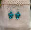 Boucles d'oreilles tortue en Howlite turquoise + perle en howlite