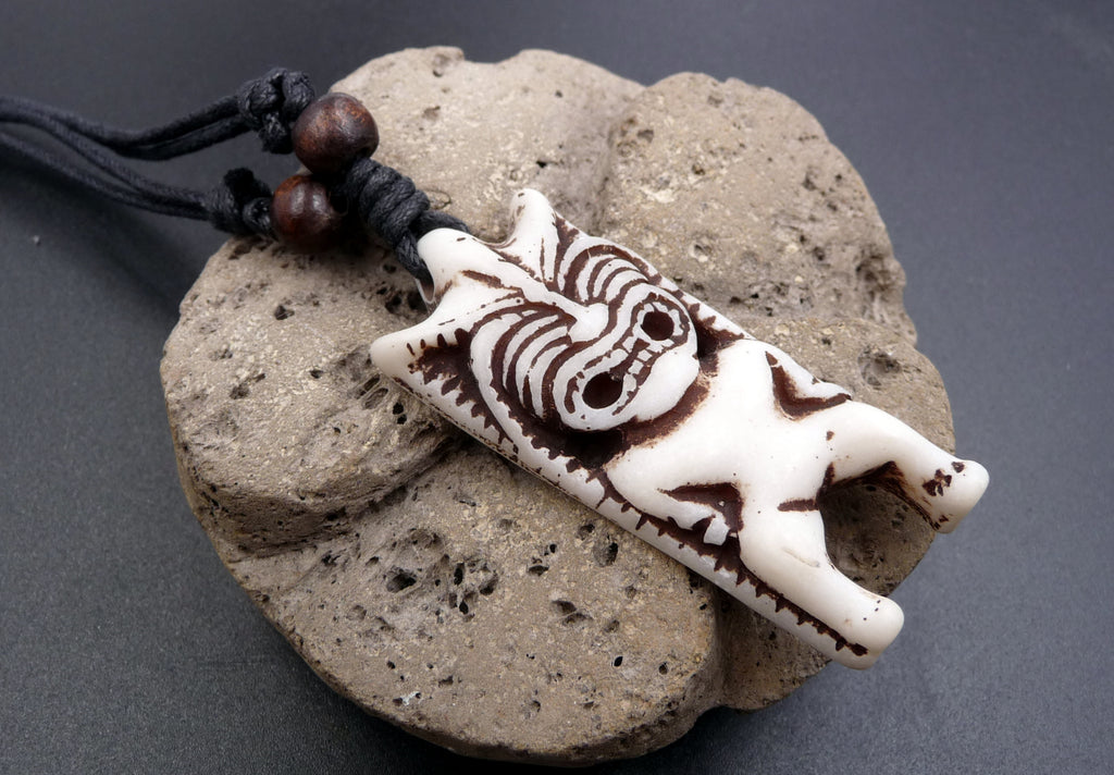Collier mixte homme / femme avec pendentif Tiki - bijou polynésien