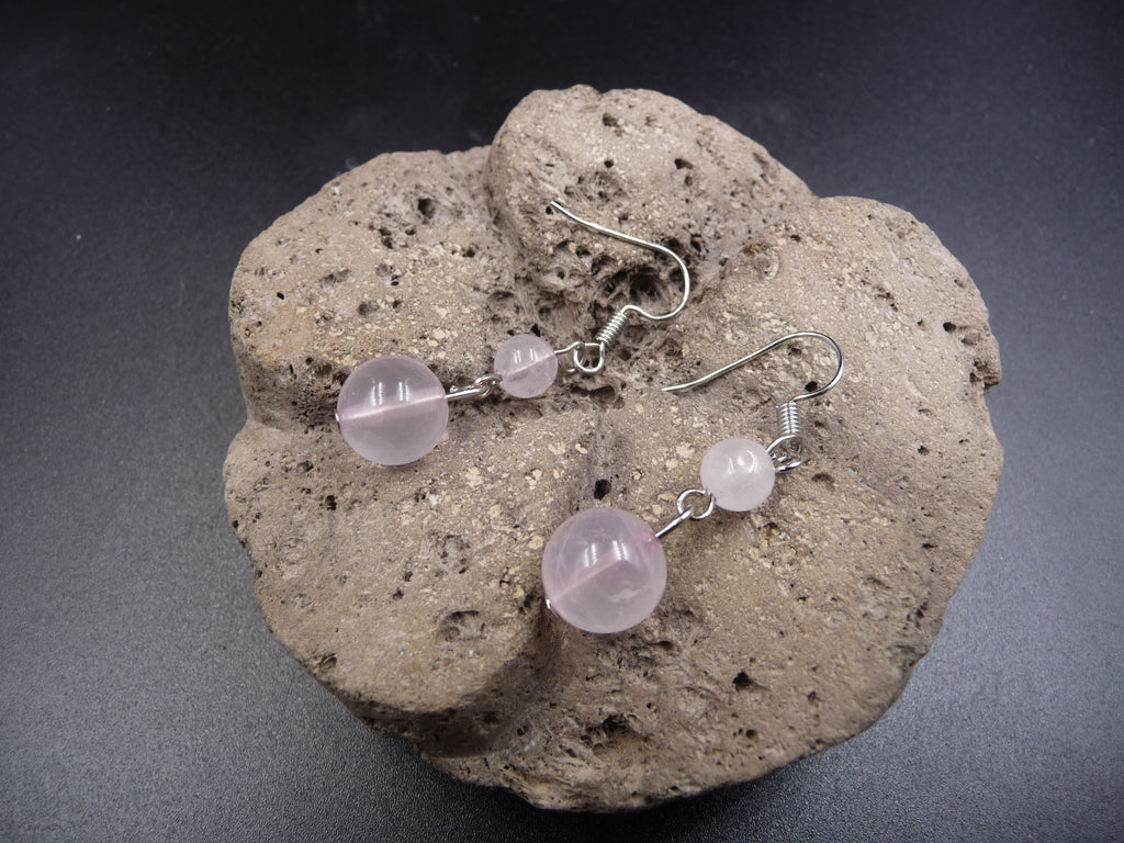 Boucles d'oreilles pendantes 2 boules en Quartz Rose