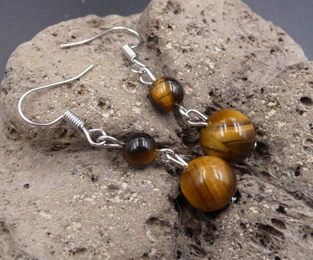 Boucles d'oreilles pendantes 2 boules en Oeil de Tigre d'Afrique du Sud