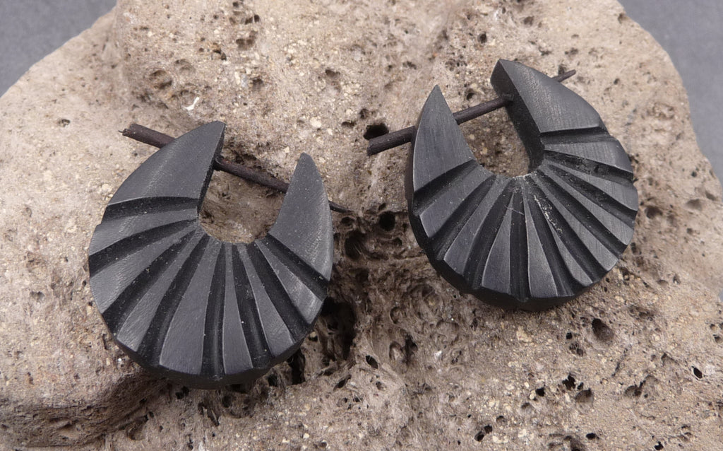 Boucles d'oreilles créoles piercing en bois d'ébène