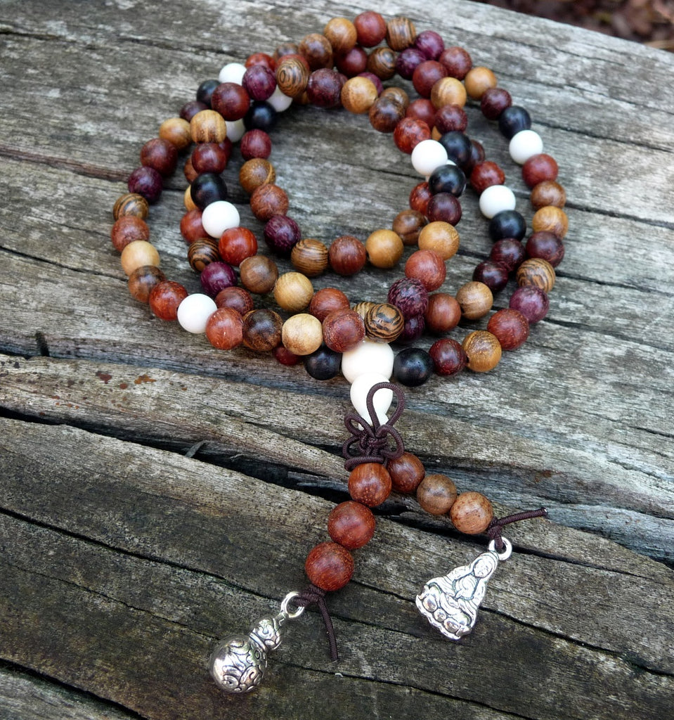 Bracelet Mala Bouddhiste en Bois de Santal 108 perles de 6 mm