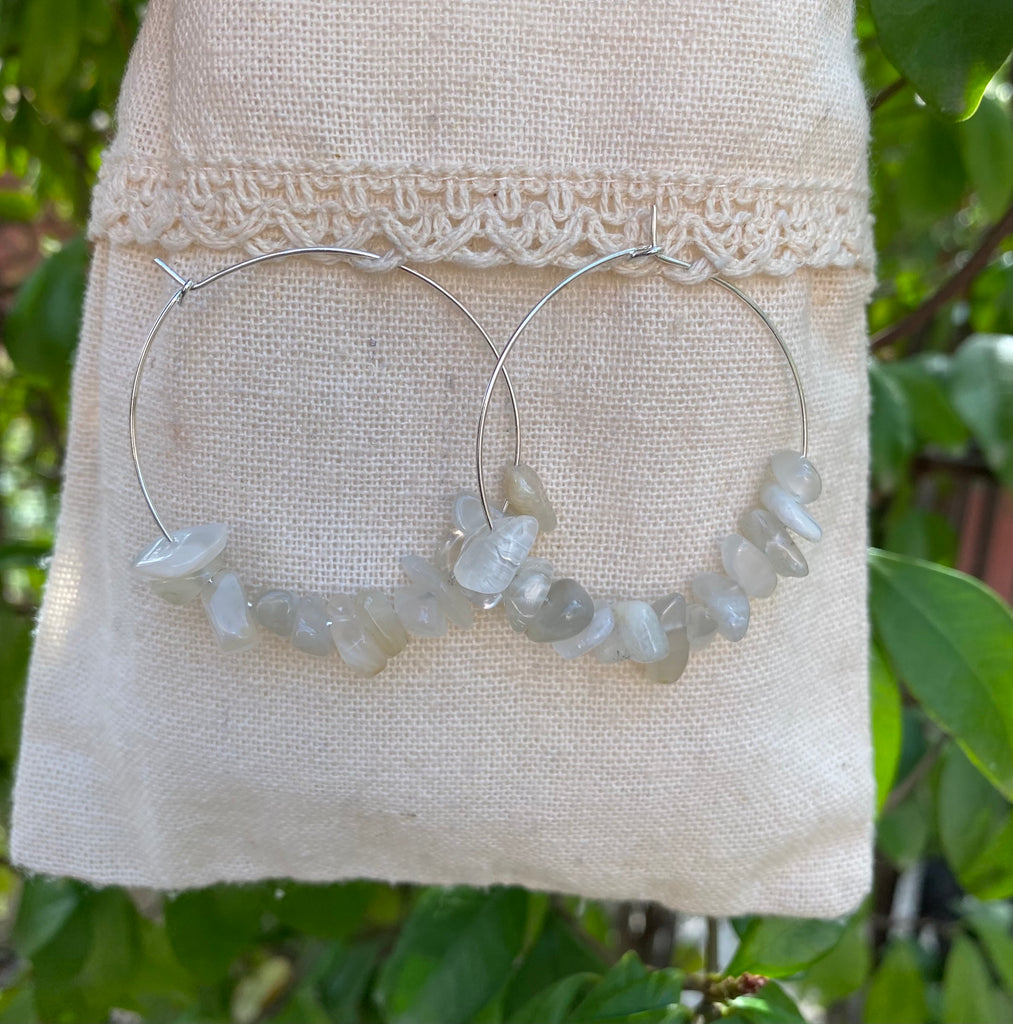 Boucles d'oreilles forme créole en Pierre de Lune