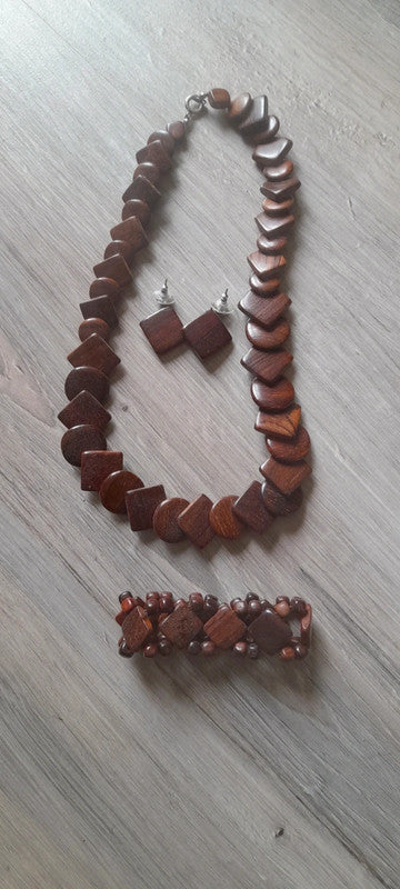Collier nature Nofia en bois semi-précieux