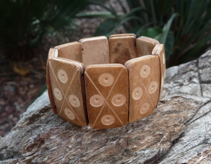 Bracelet ethnique en noix de coco - Artisanat du Vietnam