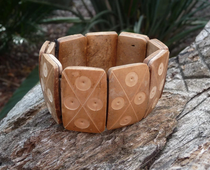 Bracelet ethnique en noix de coco - Artisanat du Vietnam