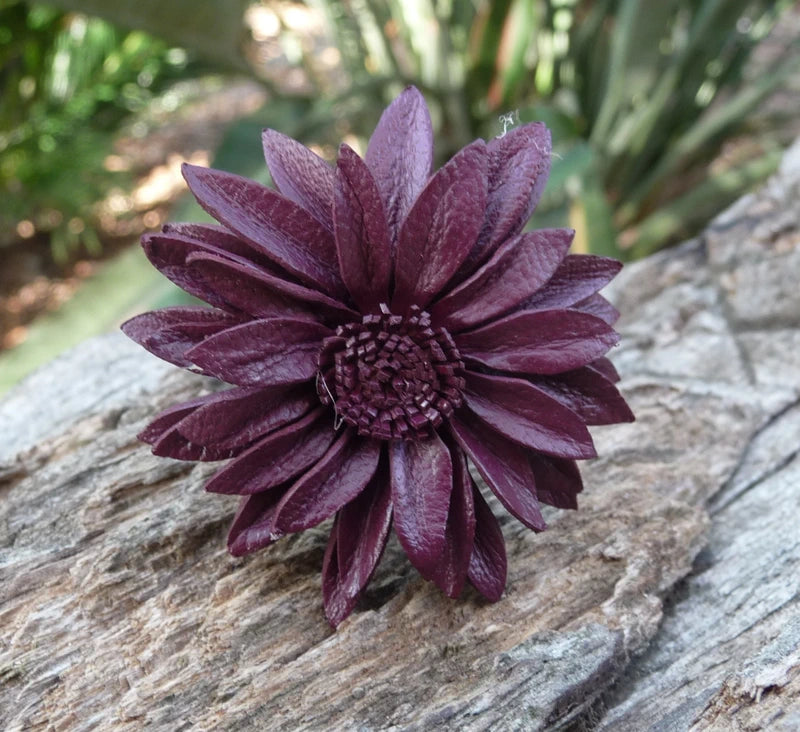 Bague Vintage en cuir fleur marguerite  lie de vin taille réglable