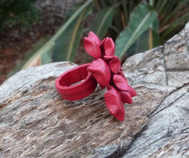 Bague Vintage en cuir magnolia fleur rouge taille réglable