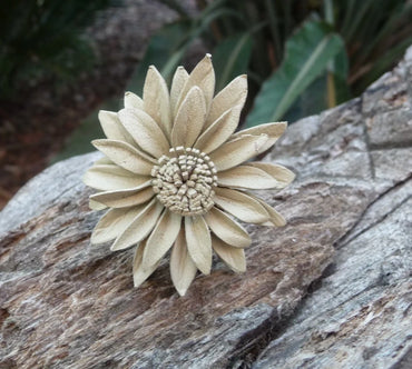 Bague Vintage en cuir marguerite fleur couleur lin taille réglable