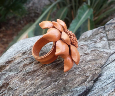 Bague Vintage en cuir magnolia fleur orange taille réglable