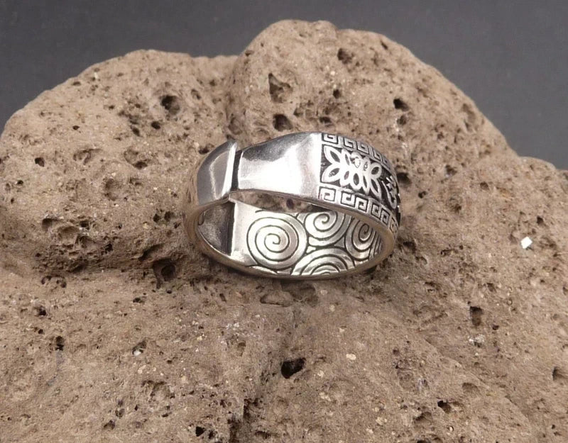 Bague homme / femme en acier inoxydable gravé "Om Mani Padme Hum"