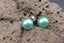 Boucles d’oreilles clous en Argent 925 – Perle d’eau douce verte