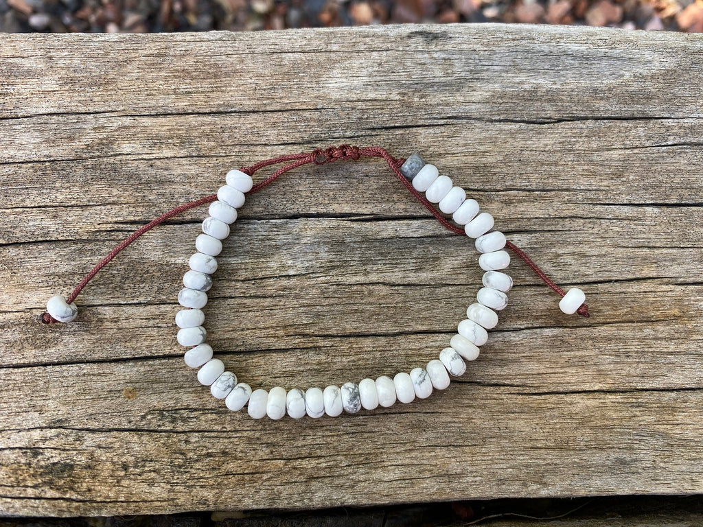 Bracelet Shamballa ajustable, perles en Howlite blanche