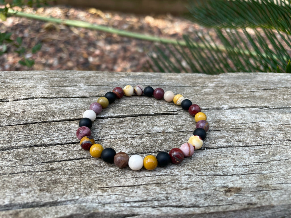 Bracelet élastique Lithothérapie en Jaspe Mokaïte ou Mookaite et Agate noire