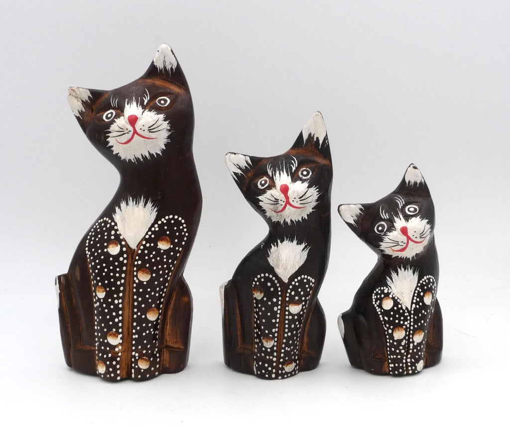 Famille de 3 statuettes chats et chaton en bois artisanat Indonésie