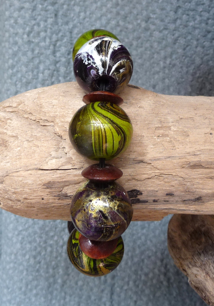Bracelet en bois de manguier vert et violet