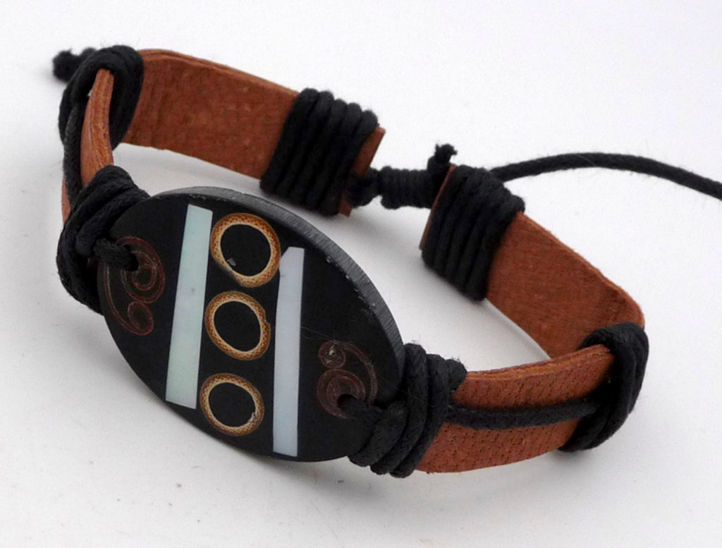 Bracelet réglable en cuir, nacre, rotin, cannelle et bambou