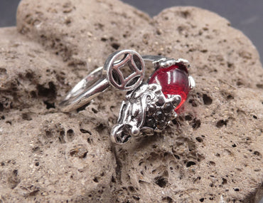 Bague Mantra Tibétaine Bouddhiste Feng Shui Pixiu en argent 999 et grenat