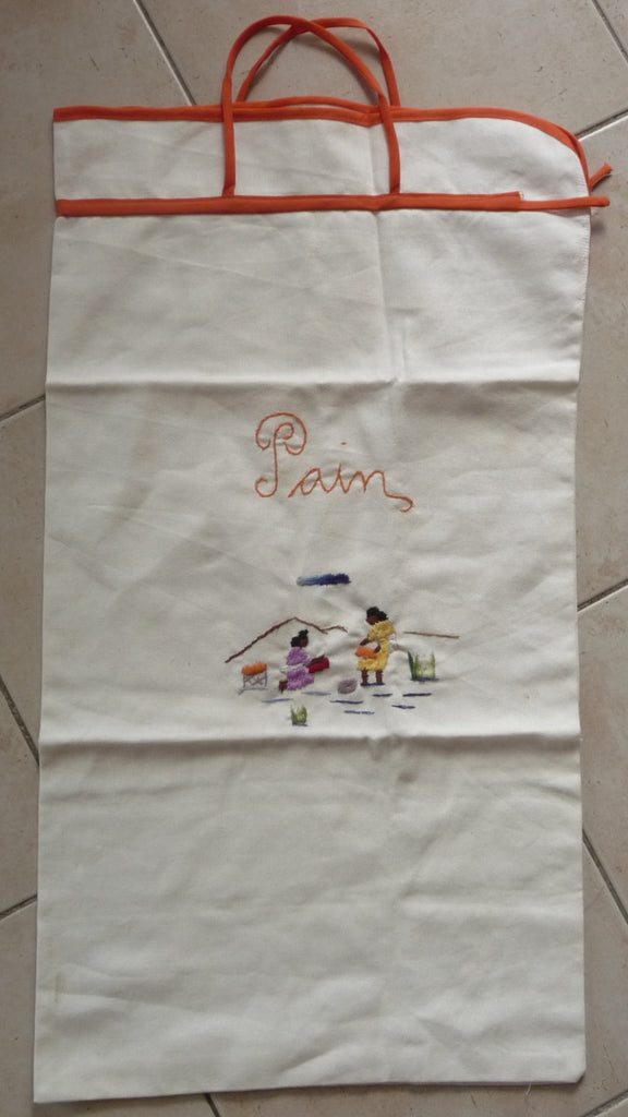 Sac à pain en tissu brodé artisanat de Madagascar