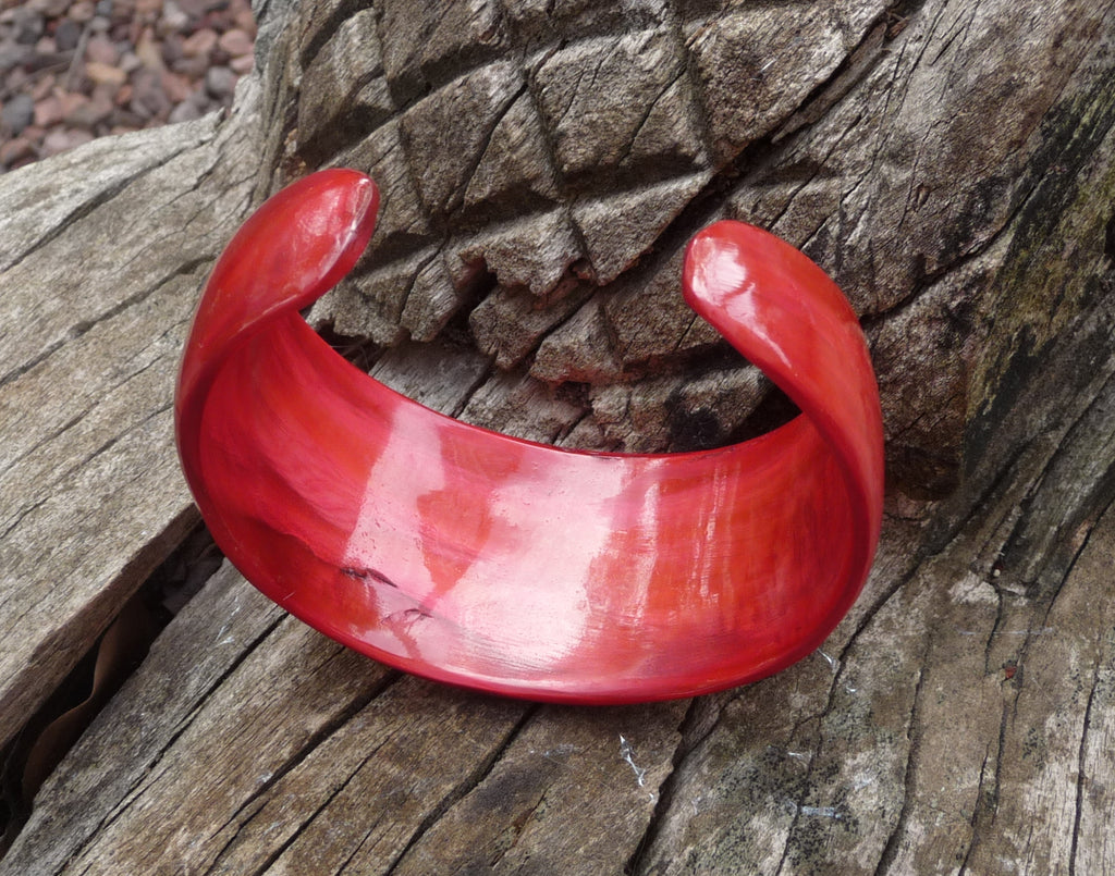 Bracelet DIALY en corne de zébu rouge Madagascar