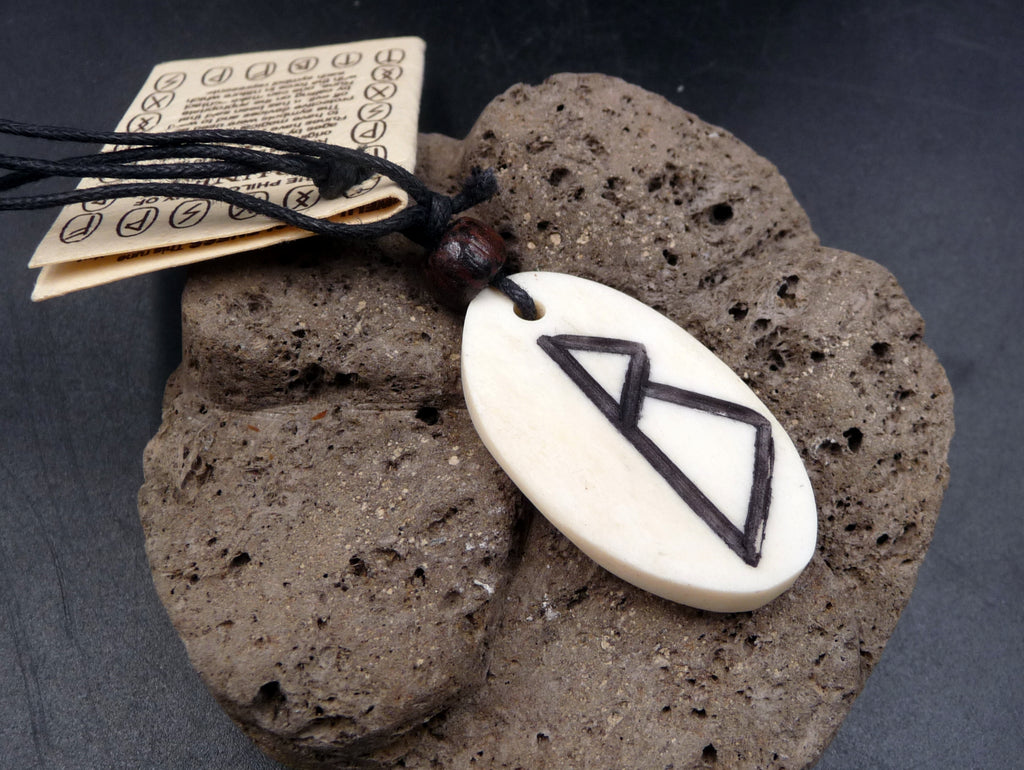 Collier Rune Berkana en os de buffle - Croissance, naissance et fécond ...