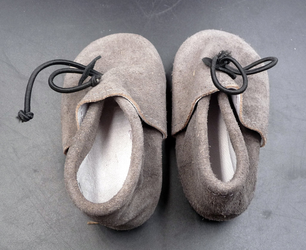 Chaussons pour bébé en cuir gris - Pointure 20