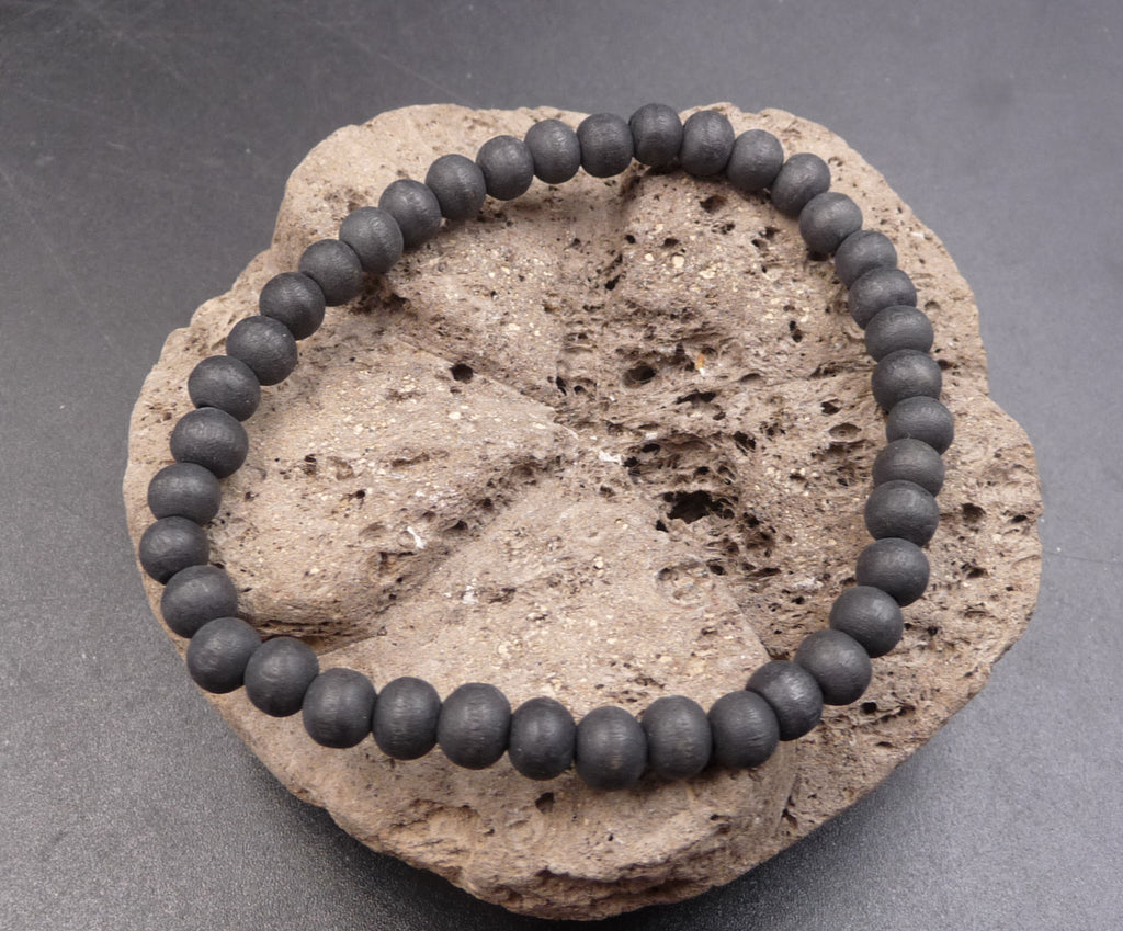 Bracelet noir artisanal perles en bois