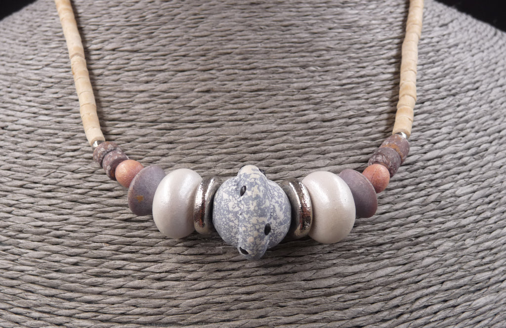 Collier ethnique en perles et coquillages de Tahiti