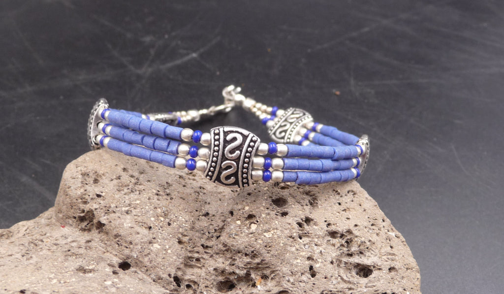 Bracelet ethnique en argent Tibétain et lapis lazuli du Népal