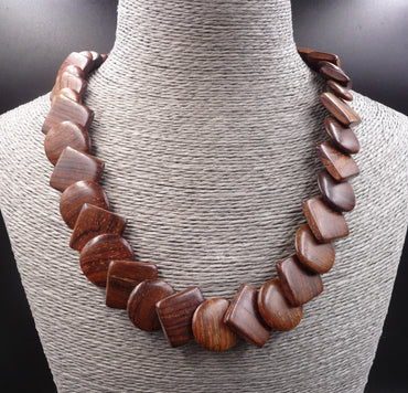 Collier nature Nofia en bois semi-précieux