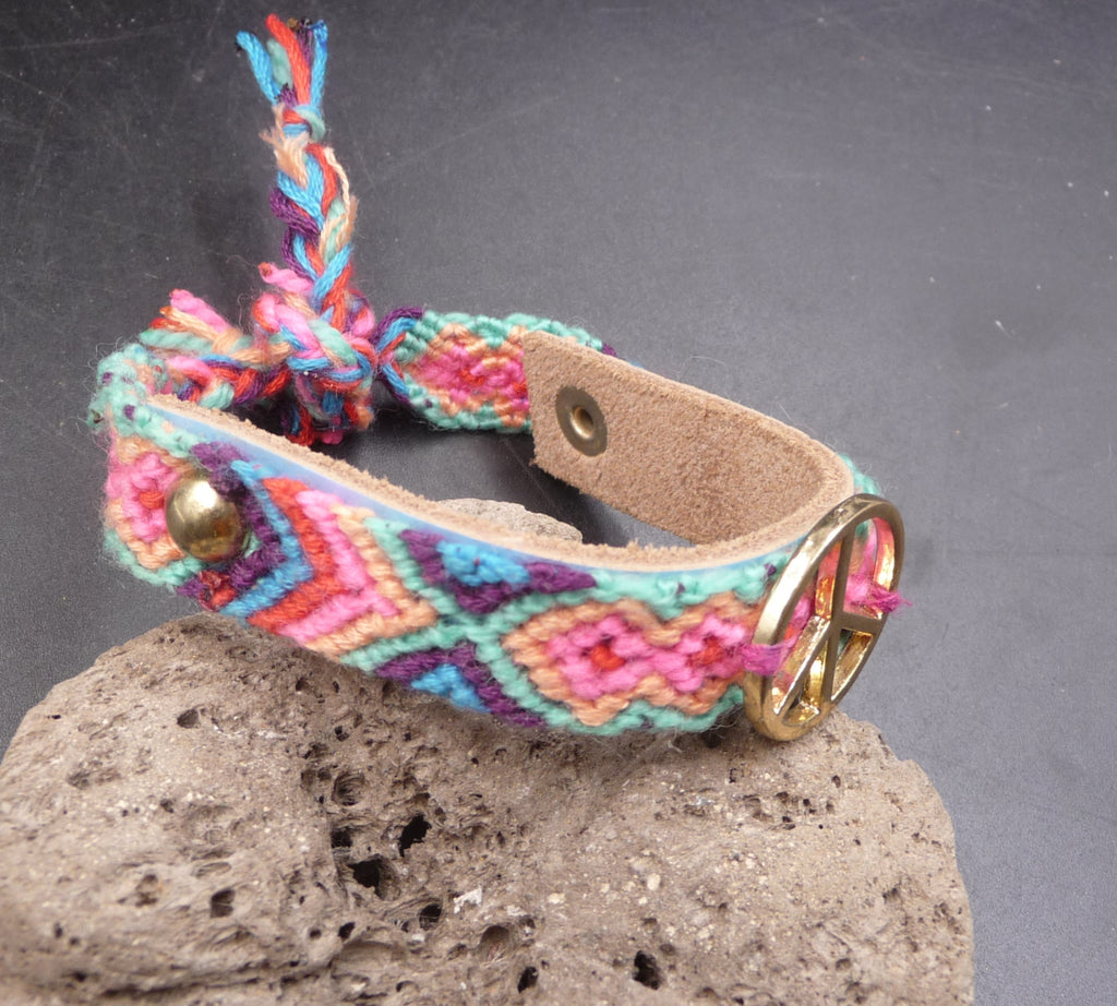 Bracelet porte-bonheur brésilien en cuir et coton Peace and Love