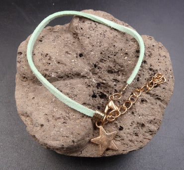 Bracelet lacet en cuir breloque étoile