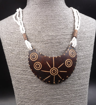 Collier "Saraswati" avec pendentif en bois de cocotier