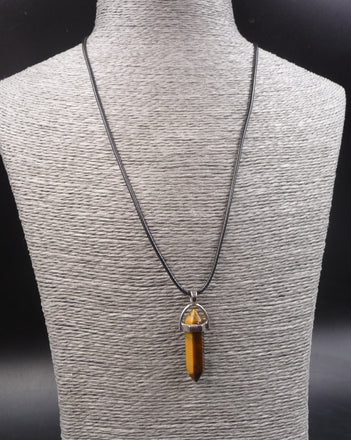 Collier avec pendentif pointe hexagonale en Oeil de Tigre. Protection et Confiance