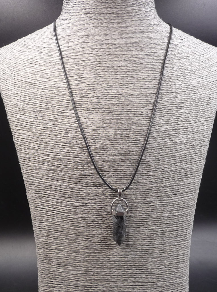 Collier avec pendentif pointe hexagonale en Labradorite naturelle du Canada