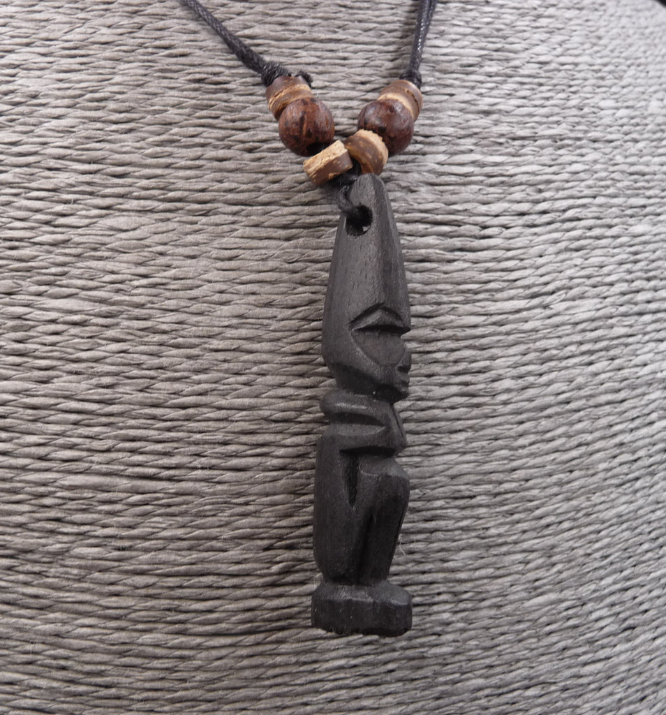 Collier tribal pendentif Tiki Polynésien en bois