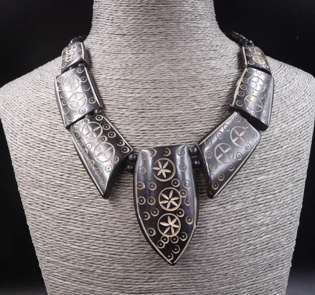 Collier ethnique en corne de yack Dhangadhi