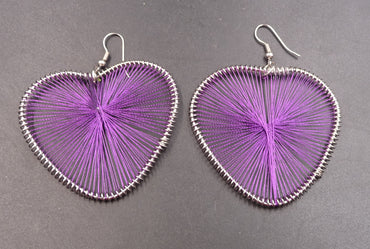 Boucles d'oreilles coeur en fil mauve artisanat du Maroc