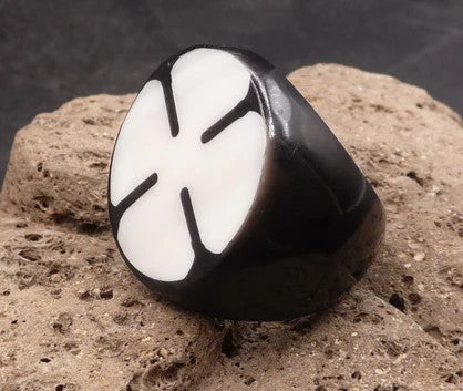 Bague ethnique "Diana" en nacre trèfle à quatre feuilles