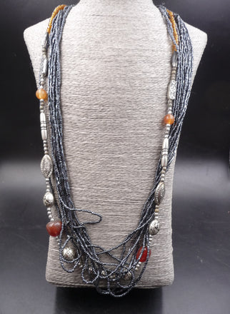 Collier sautoir Justine en perles de rocaille et perles de verre